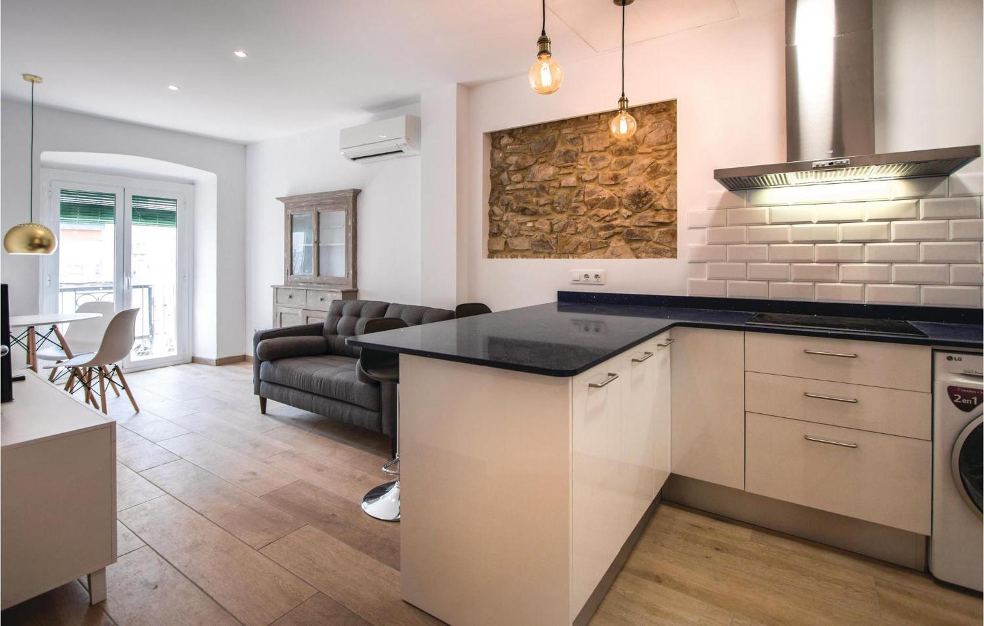 Amazing Apartment In Blanes With Kitchen Екстериор снимка